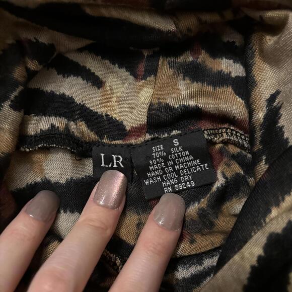 LR S Vtg Silk Blend Tiger Graphic Turtleneck - Picture 7 of 7